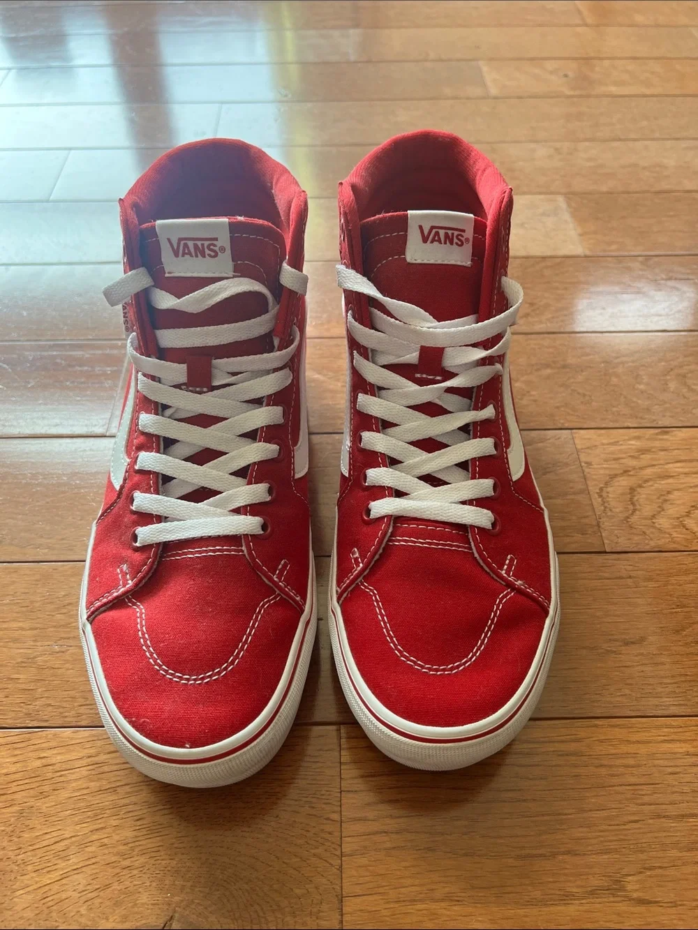 ❤️Vans Women’s Sk8-Hi Platform Sneakers in Red and White-9.5-NWOT❤️
